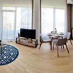 Melodija In Center